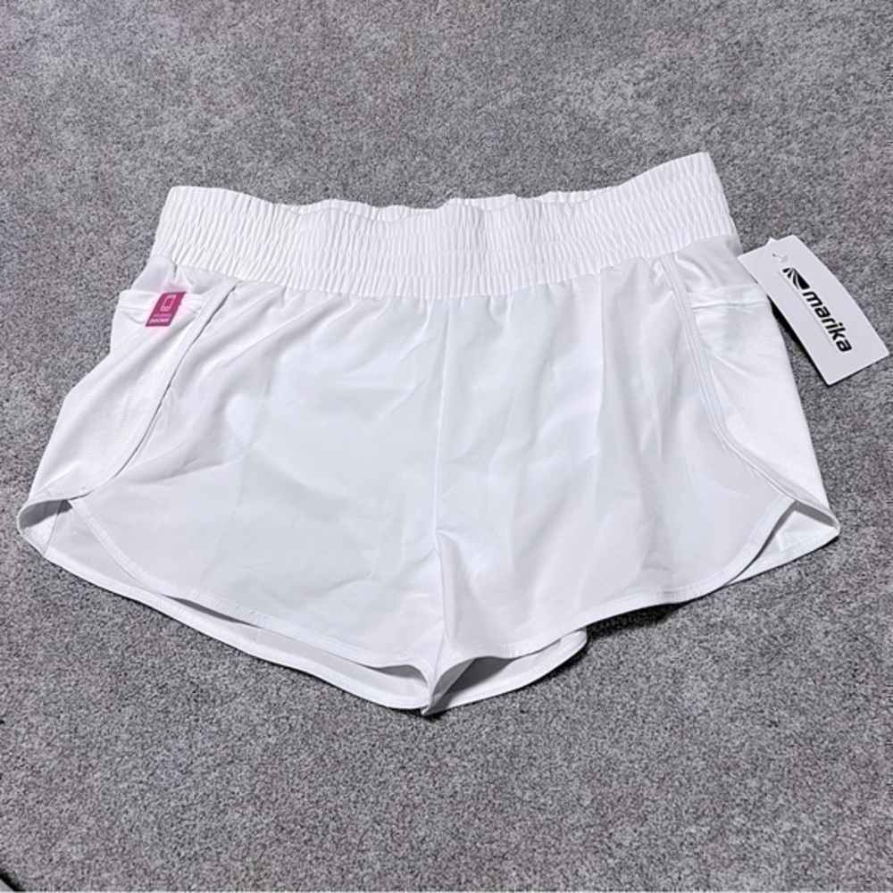 💚 NWT Marika white shorts size XXL
